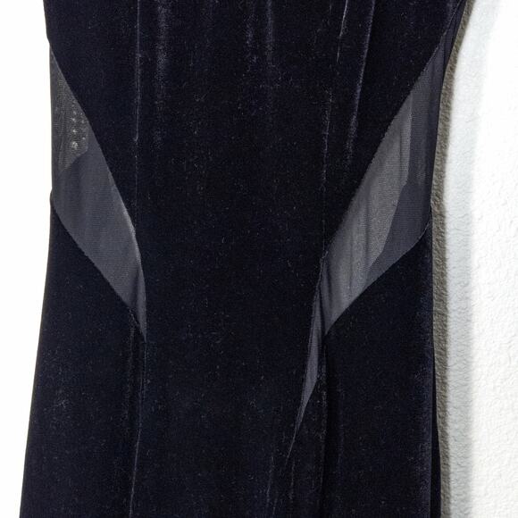 Betsy and Adam Velvet Gown Black Size 2 Artful Statement Elegant - Picture 5 of 10